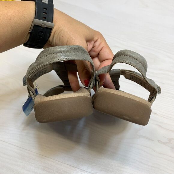 Taos Sandal Womens 6 Gray Swifty Open Toe Ankle Straps Slip On Casual Leather - Picture 4 of 11